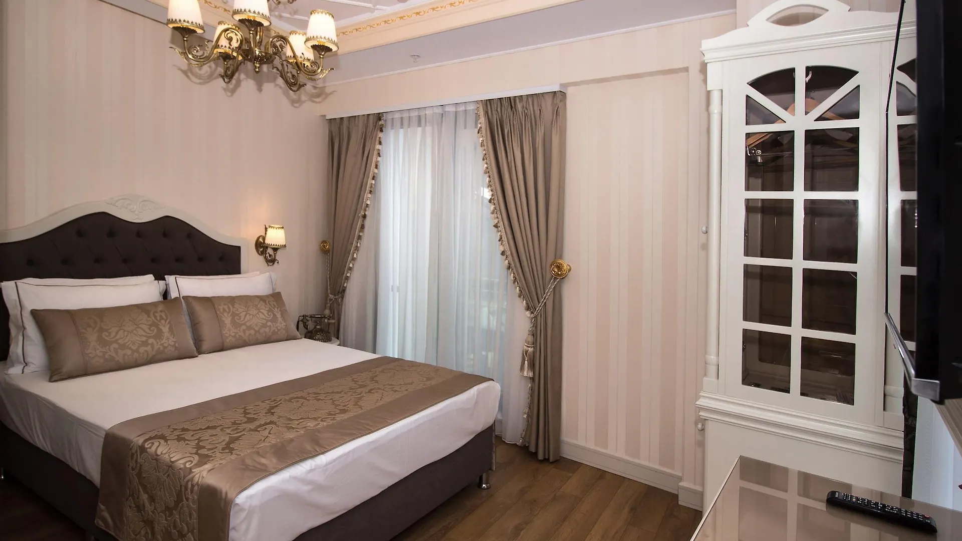 Istanbul Town Hotel